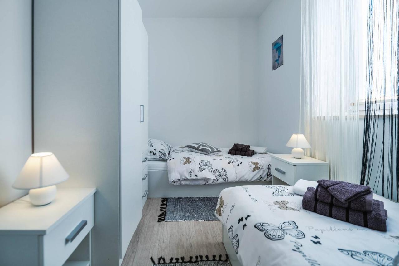 Apartment Petra Pula Exterior photo